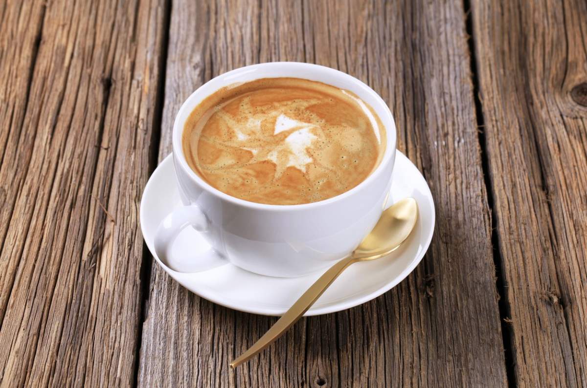 Exista două ingrediente neașteptate pe care le poți adăuga în cafea, pentru stimularea metabolismului