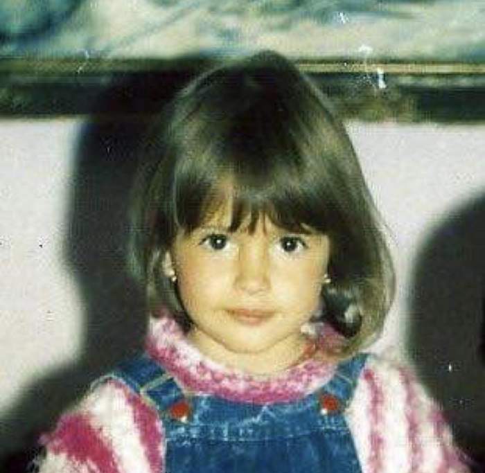 Cum arăta Iuliana Pepene în copilărie. Sigur nu o recunoști pe concurenta de la America Express / FOTO