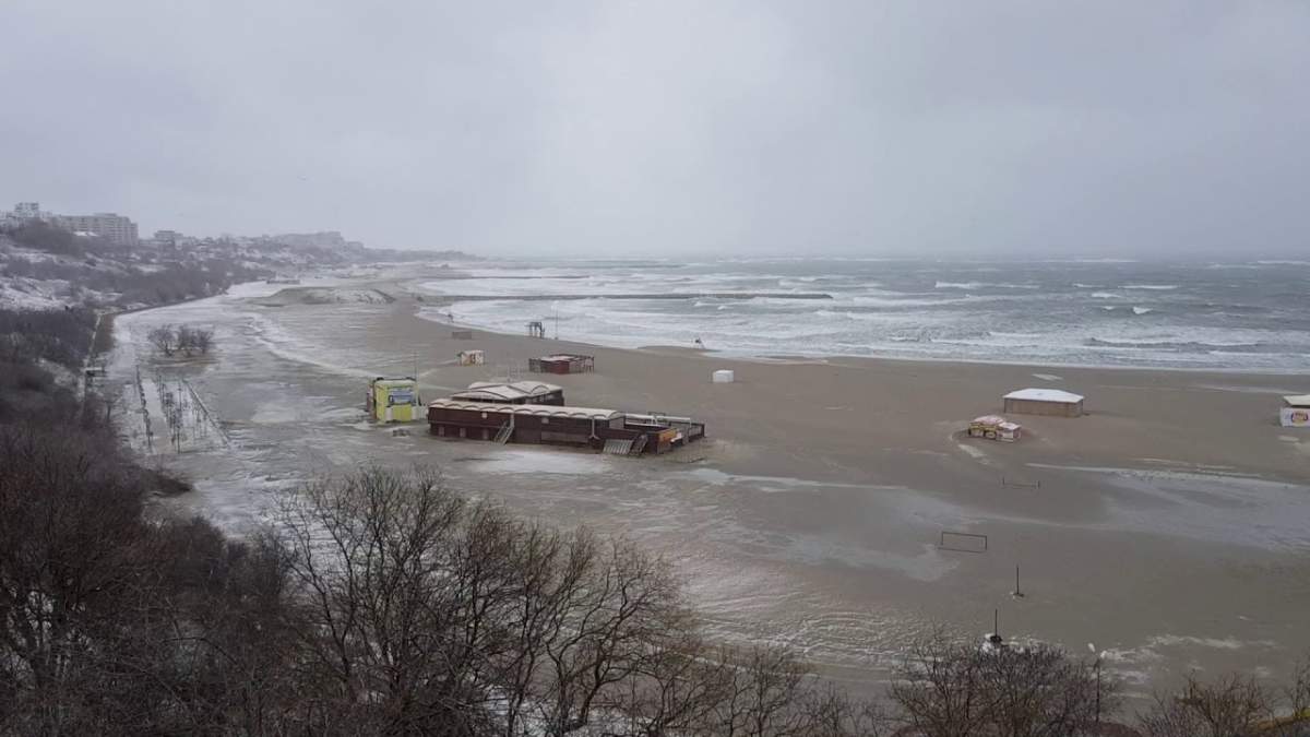 "Storm Surge", fenomenul care a provocat dezastru pe litoralul românesc weekend-ul trecut, a adus rafale care au atins şi 120 de kilometri pe oră