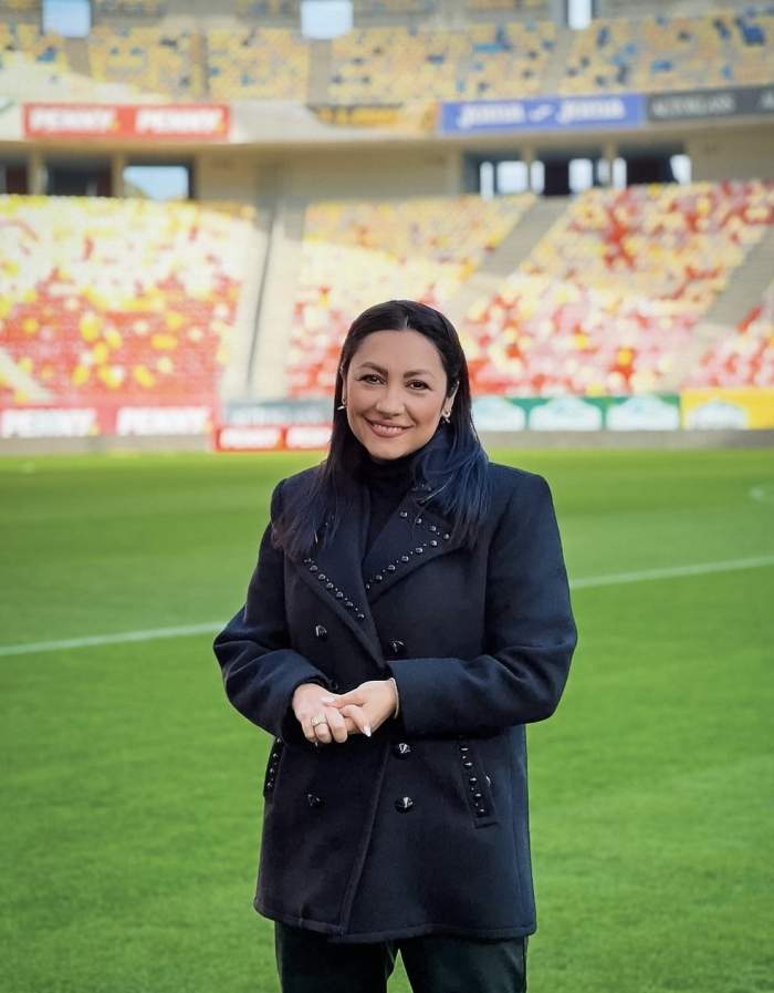 Artista a cântat imnul țării pe stadion, în fața a zeci de mii de suporteri: