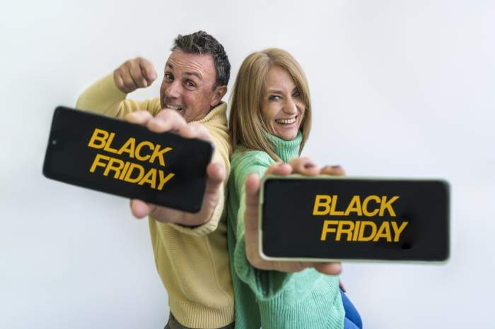 oameni reduceri black friday