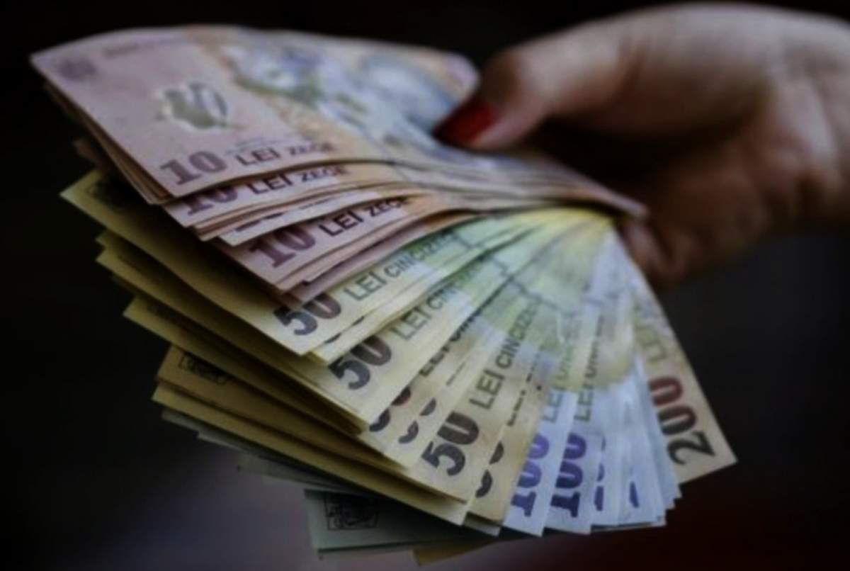 Românii ar putea primi bani în plus la salariu, dacă lucrează în weekend