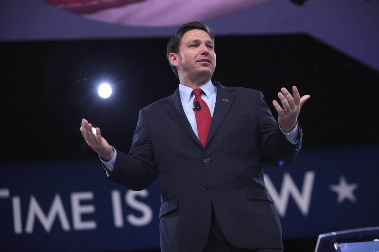 Congresmenii Ron DeSantis din Florida în timpul conferinței anuale CPAC a Uniunii Conservatoarelor Americane de la National Harbour, 4 martie 2016, în Oxon Hill, Maryland.