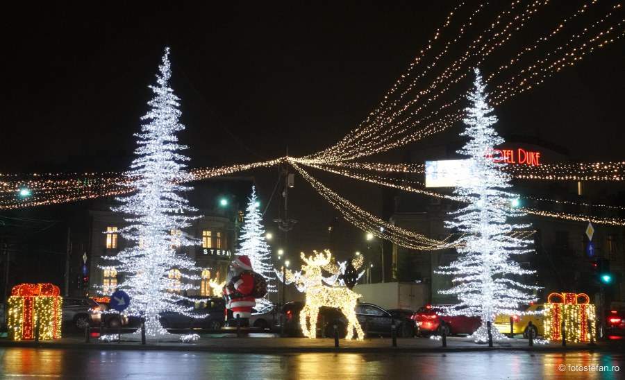 In curând se vor aprinde luminițele pentru sărbători în București.