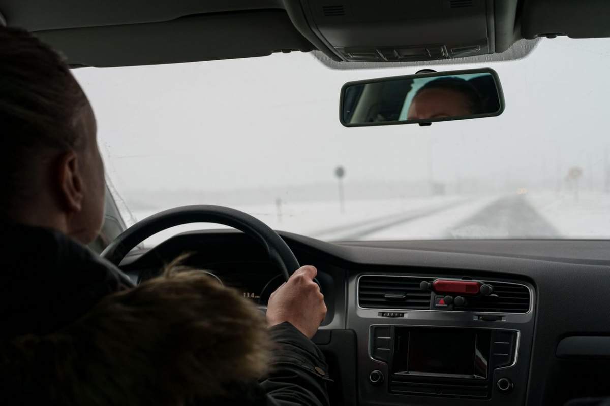 O categorie de șoferi din România nu va mai putea conduce cu peste 90 km/h și nici pe timp de noapte