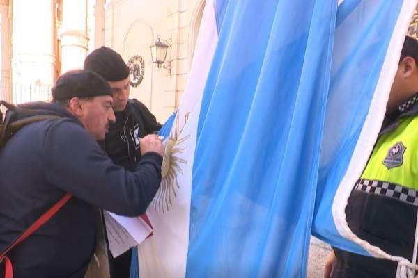 America Express, 10 decembrie 2023. Gestul lui Vlad Huidu i-a alertat pe polițiștii din Argentina! Ce a făcut concurentul: "I-am dat peste mână..." / VIDEO