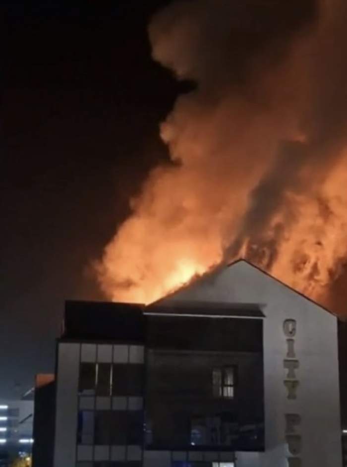 50 de persoane au fost evacuate din clădire