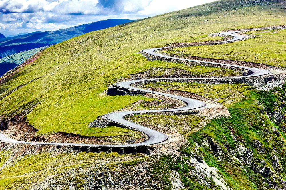 Vești bune pentru românii care vor să își petreacă sărbătorile de iarnă pe Transalpina şi Transfăgărăşan! Drumurile ar putea fi deschise și în sezonul rece