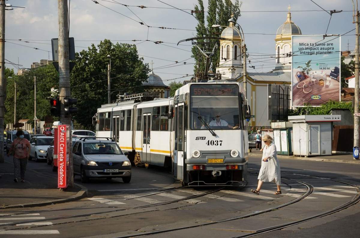 Când se poate conduce pe linia de tramvai