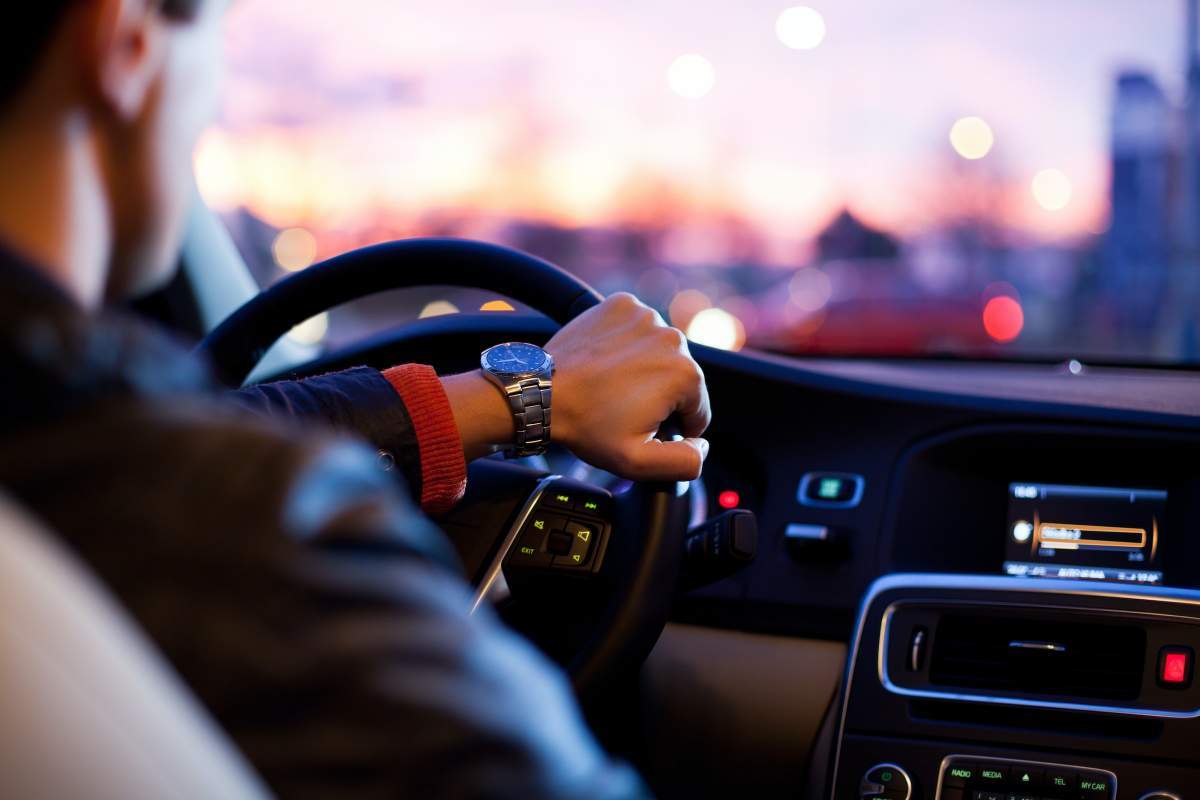 Șoferii vor scoate mai mulți bani din buzunar pentru a circula pe autostrăzi și drumuri naționale din 2024