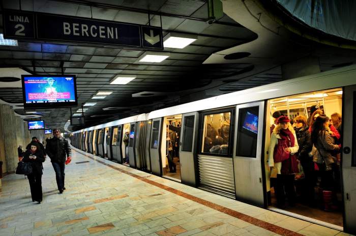 Ce program va avea Metrorex de Crăciun și Anul Nou. Bucureștenii vor putea folosi metroul în noaptea de Revelion