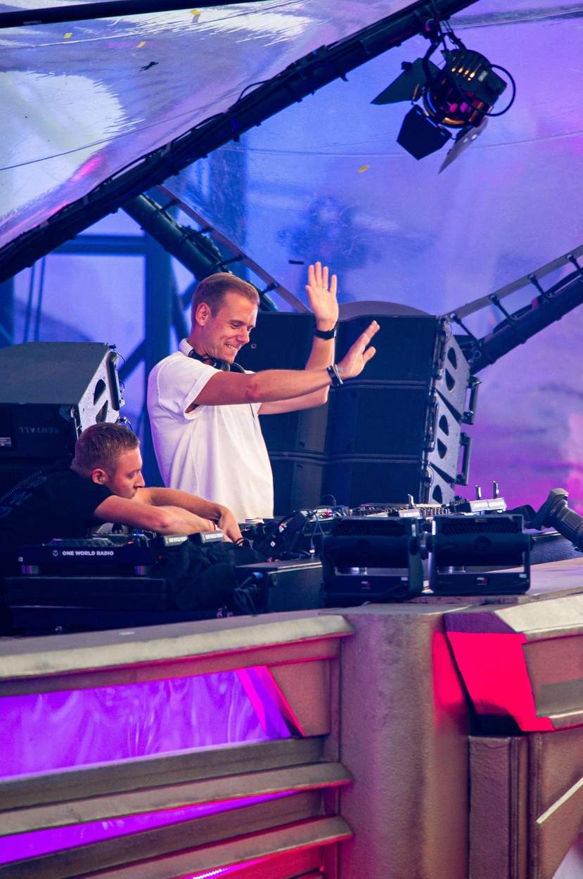 Ce artiști vor urca pe scenă anul viitor, la SAGA Festival 2024. DJ-ul și producătorul olandez Armin van Buuren, în fruntea listei