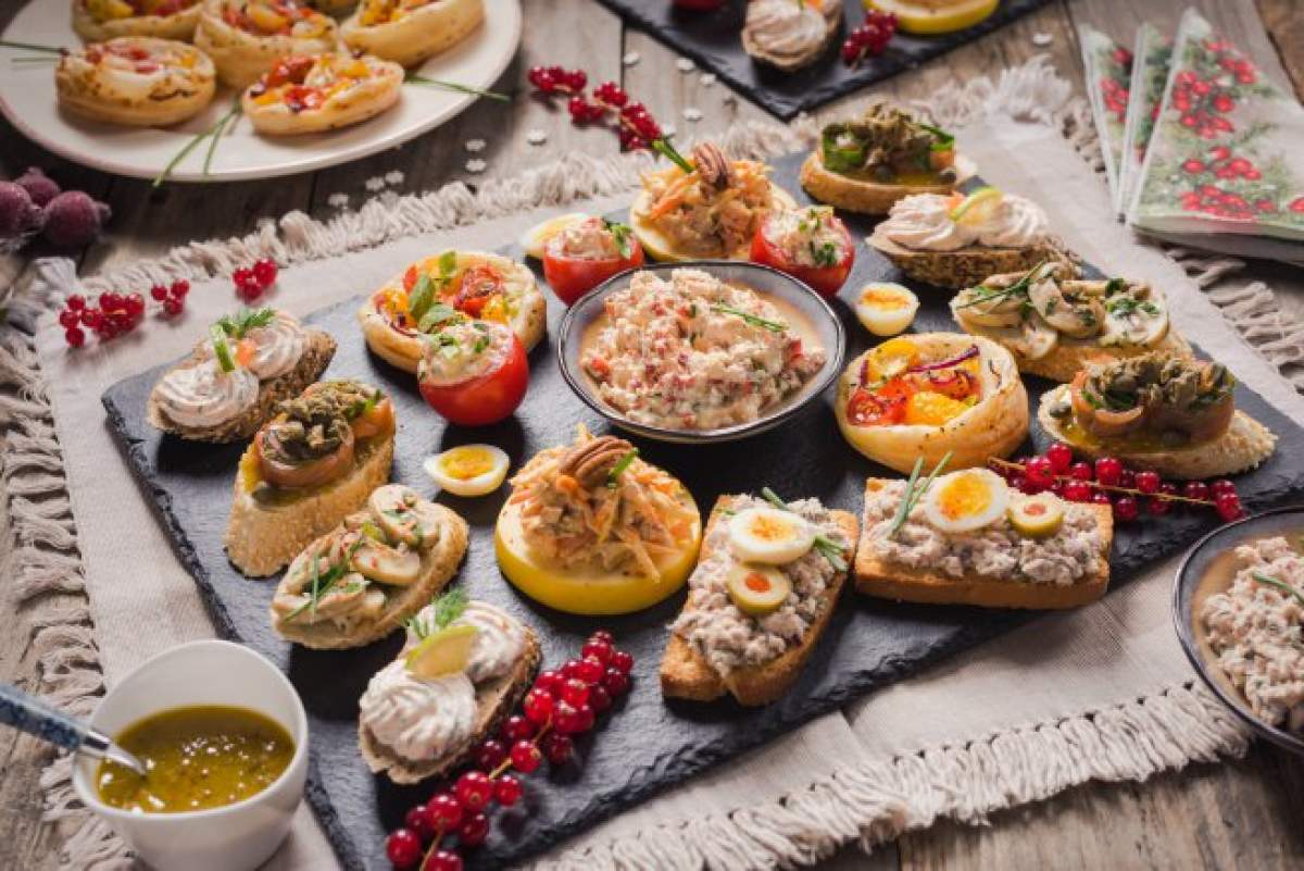 Alimente masa de Ajunul Crăciunului Alimentul care nu trebuie să lipsească de pe masa din Ajunul Crăciunului. Aduce noroc și sănătate în Noul An