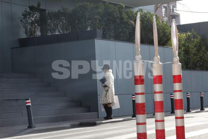 Mircea Lucescu este un bunic de nota 10! Antrenorul român nu poate spune „NU” atunci când vine vorba de nepoții lui. „Îl Luce” le respectă orice poftă micuților / PAPARAZZI