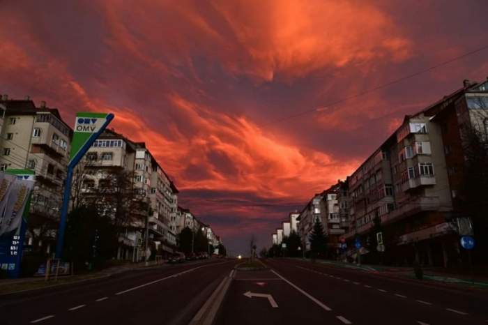 Ce a apărut pe cerul României în a doua zi de Crăciun! Fenomenul spectaculos a putut fi observat din mai multe oraşe 