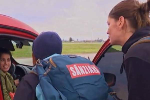 Finala America Express, 26 decembrie 2023. Alți doi concurenți au primit de la Irina Fodor cutia care îi pune în pericol de eliminare: "Sper să nu fie o pălăriuță roșie..." / VIDEO