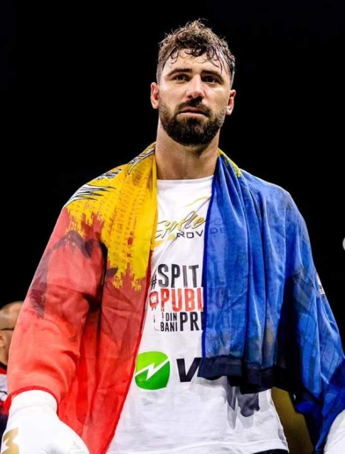 andrei stoica cu tricolorul romaniei