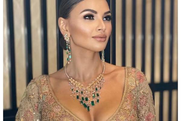 Star Magazin. Ramona Gabor, primul Crăciun în România după 10 ani. Ce a spus vedeta despre reîntoarcerea acasă: ”Spiritul iubirii și al păcii”