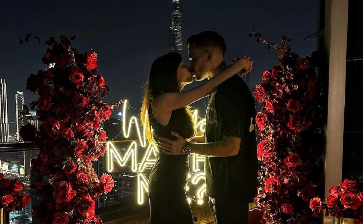 Fotbalistul român care și-a cerut iubita în căsătorie în vacanța din Dubai. Sunt împreună de trei ani. Primele imagini după ce s-au logodit / FOTO