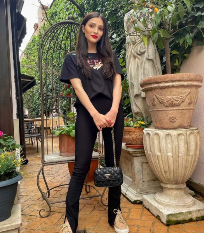 Fotbalistul român care și-a cerut iubita în căsătorie în vacanța din Dubai. Sunt împreună de trei ani. Primele imagini după ce s-au logodit / FOTO