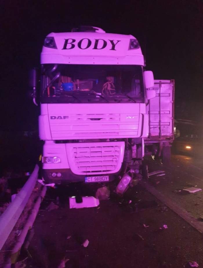 Accident rutier grav pe A2, în această dimineață. Traficul este blocat, în urma impactului între două TIR-uri / FOTO