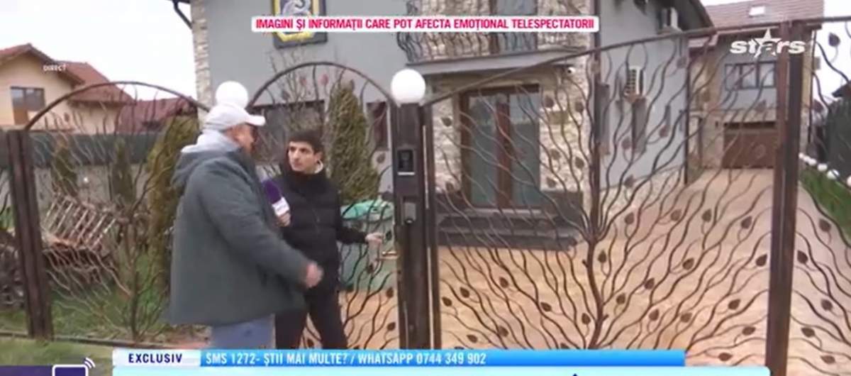 reporterul și martorul în fața pensiunii