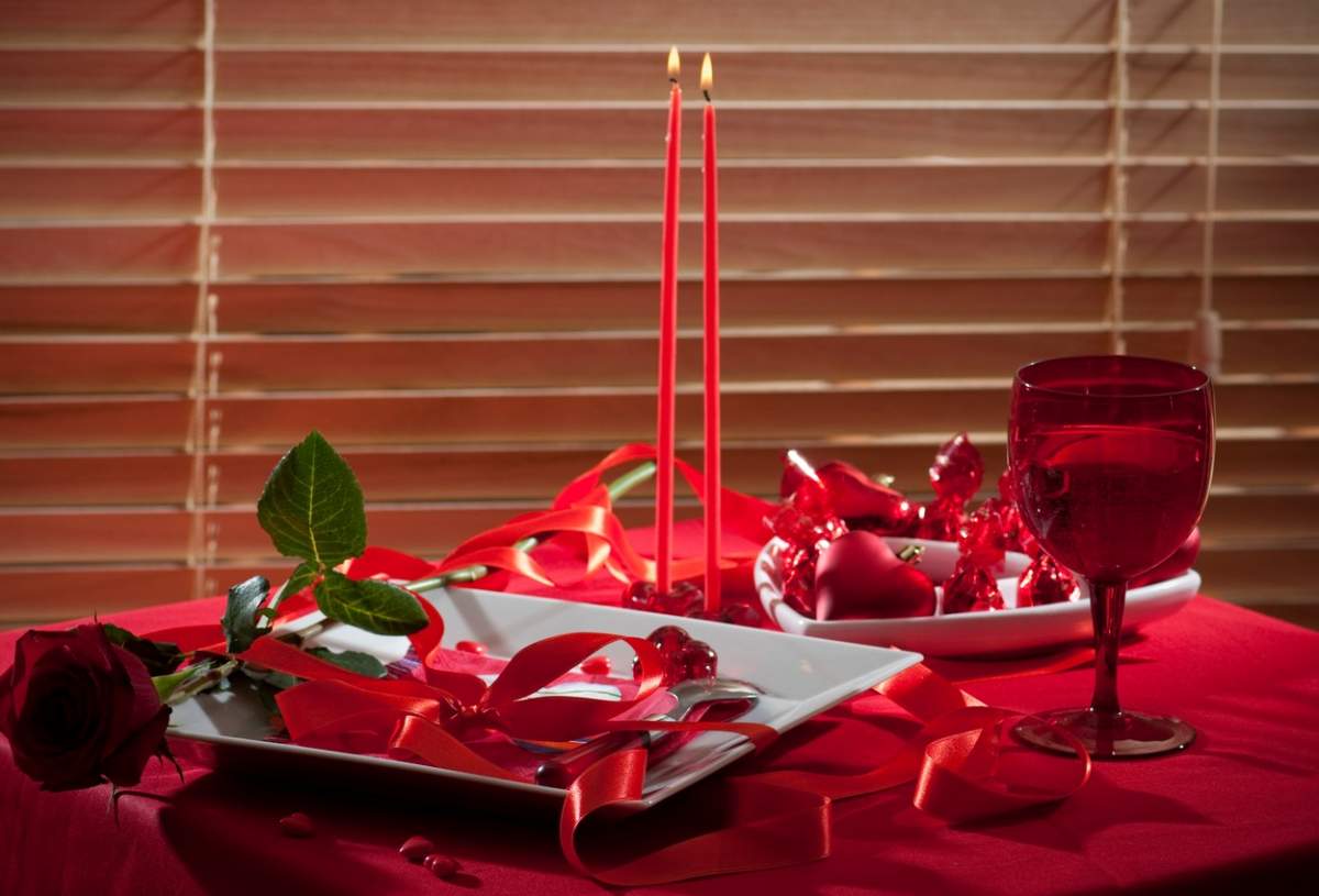 Cât costă o cină romantică în oraș de Ziua Îndrăgostiților. Majoritatea rezervărilor la restaurante s-au epuizat