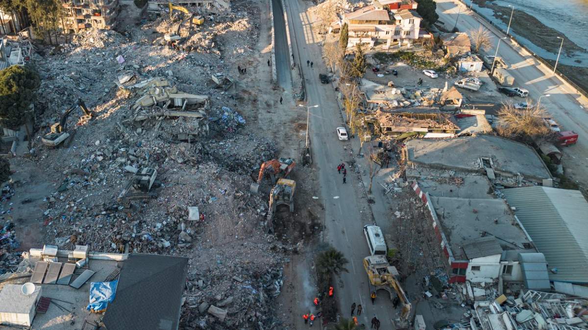 La 14 zile după cutremurele devastatoare, Turcia a anunțat că a oprit operaţiunile de căutare a supravieţuitorilor: „Bilanțul a crescut la 40.642 de morți"