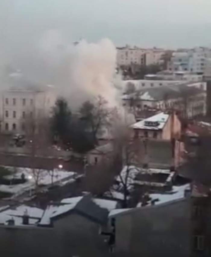 Incendiu de proporții în București. Pompierii acționează cu cinci autospeciale de stingere în apropierea Muzeului Militar Central
