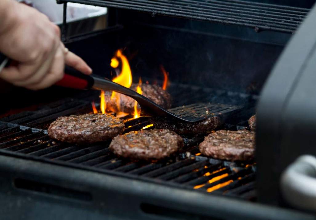 carne de burger la grătar