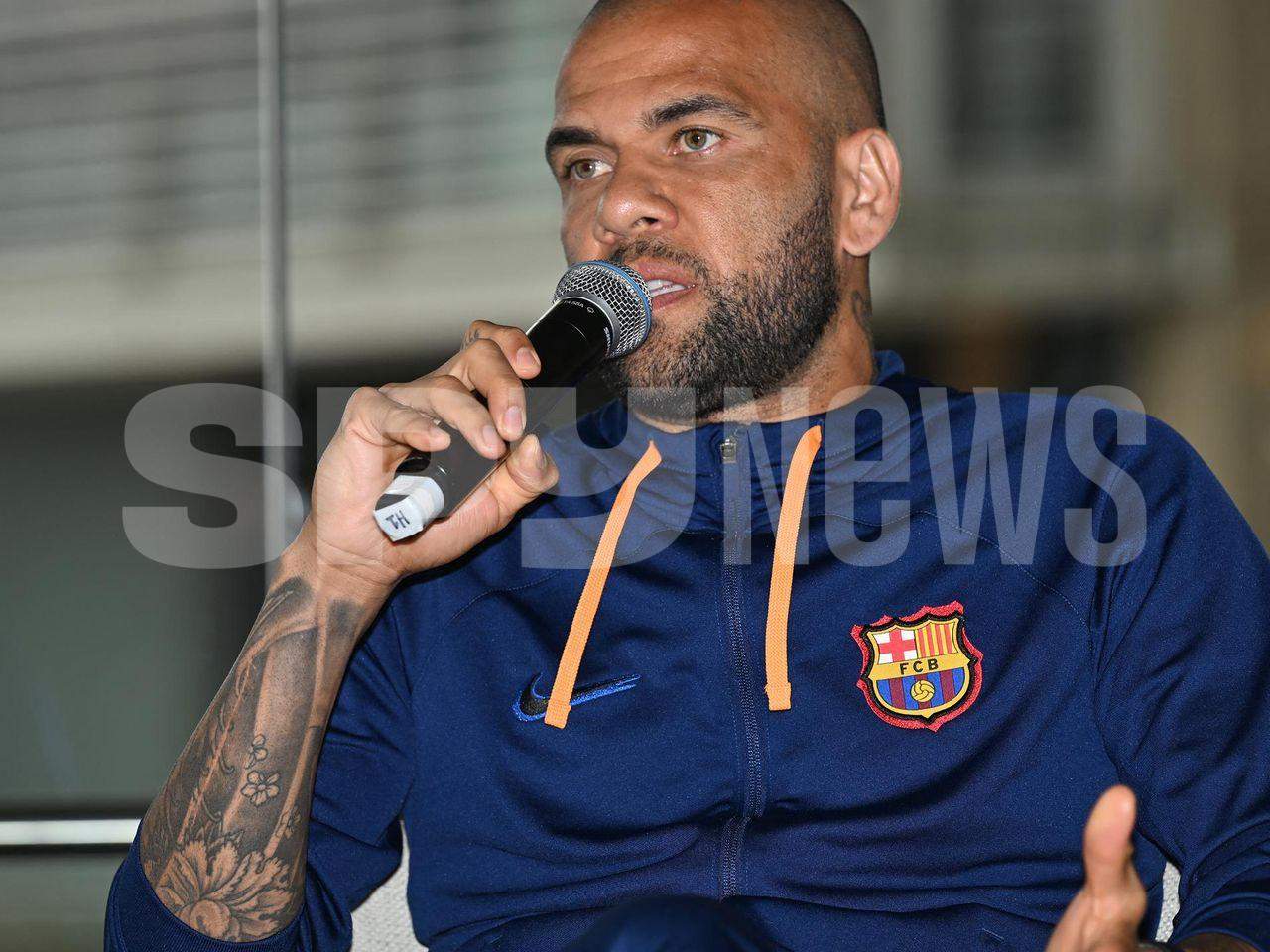 Dani Alves rămâne în arest preventiv, după ce a fost acuzat de viol. Solicitarea fotbalistului brazilian a fost respinsă