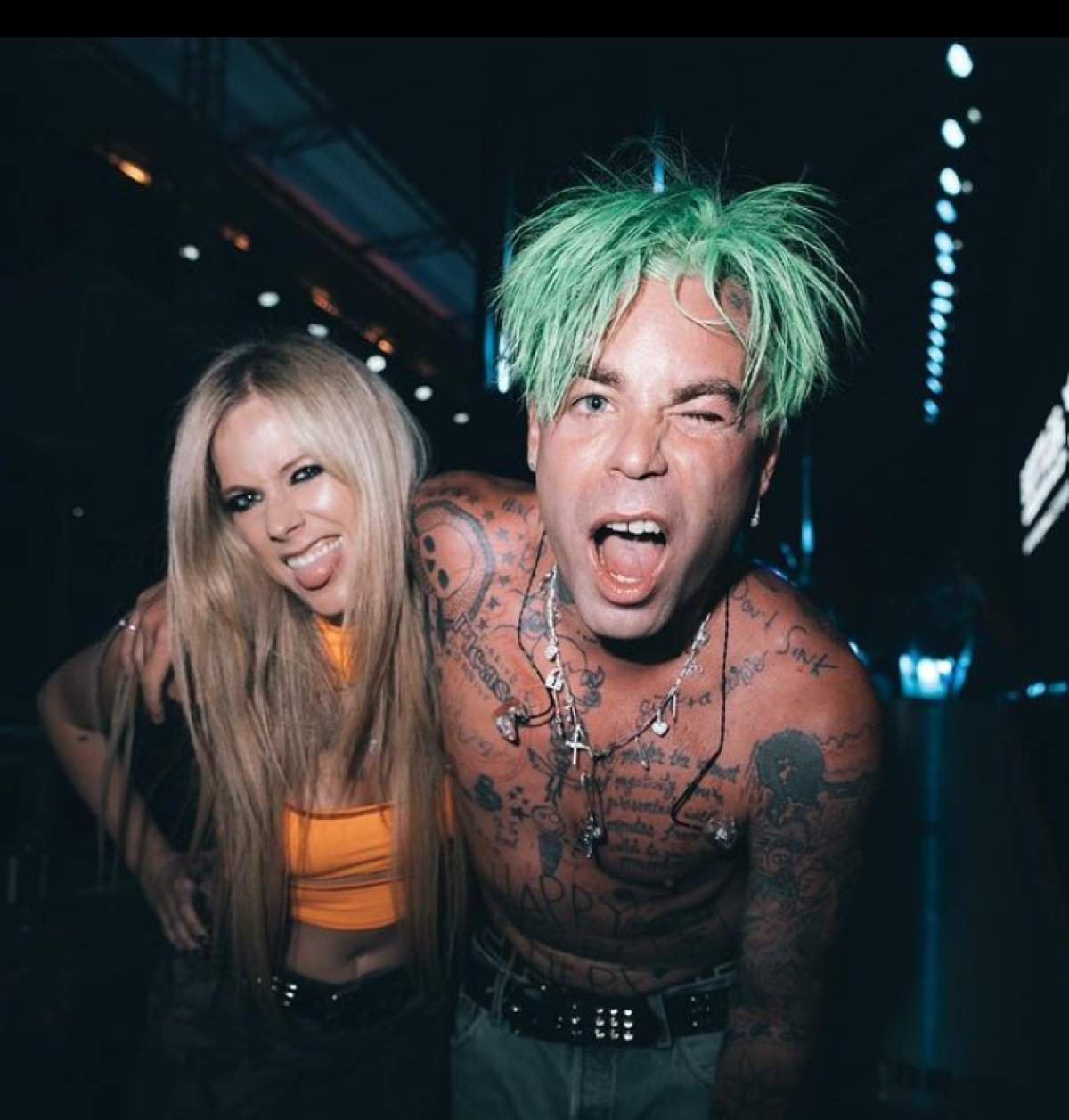 Avril Lavigne alături de Mod Sun