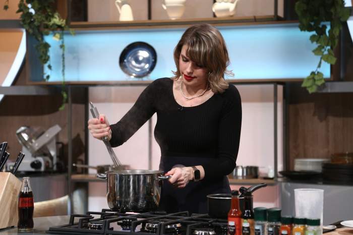 EXCLUSIV. Toți o văd gătind, dar acum vorbește pentru prima oară despre rolul de mamă. Cum se descurcă Brigitta Gheorghe cu cei doi fii ai săi