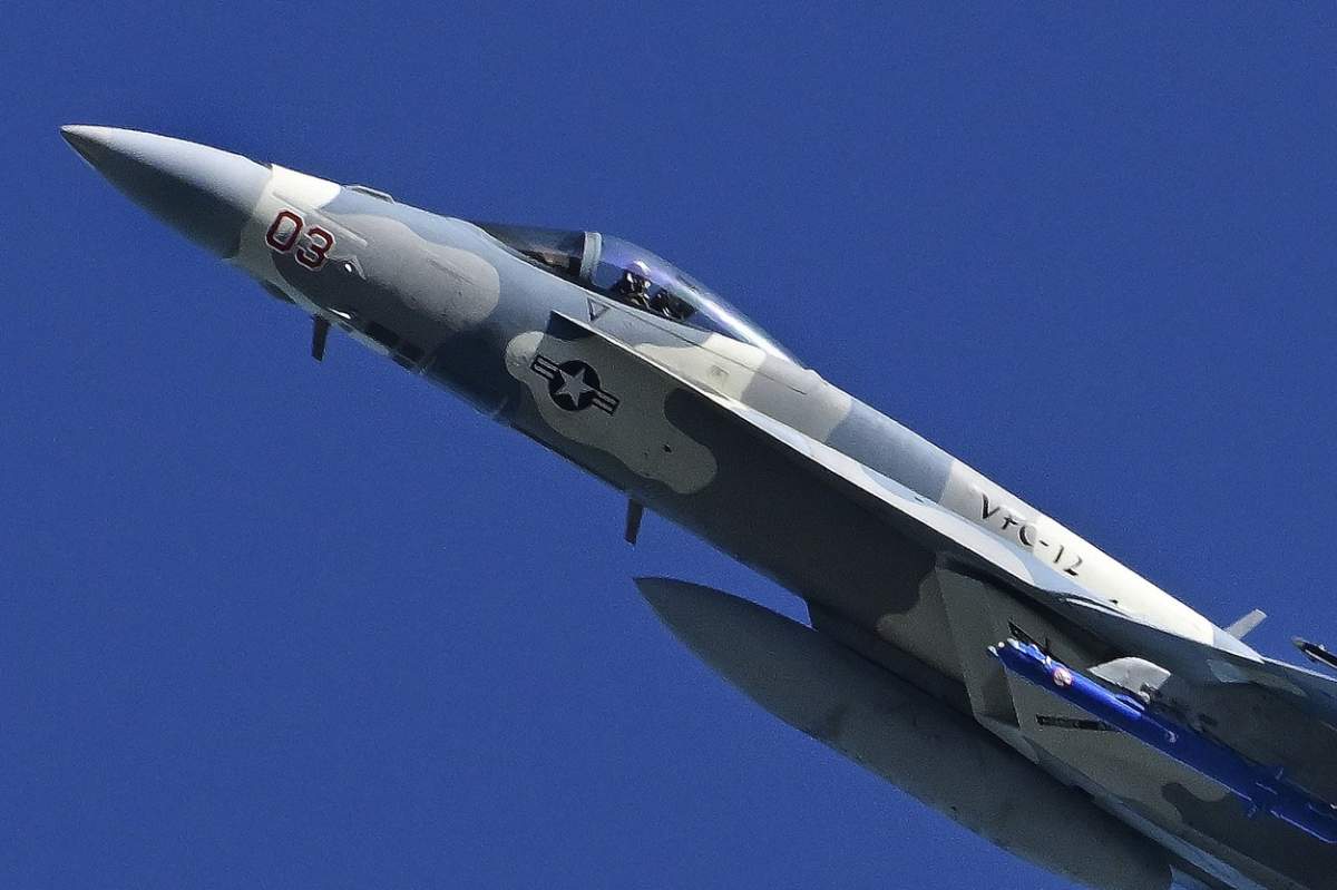 SUA și China, la un pas de război. Un avion de luptă chinez a vânat o aeronavă al Marinei SUA