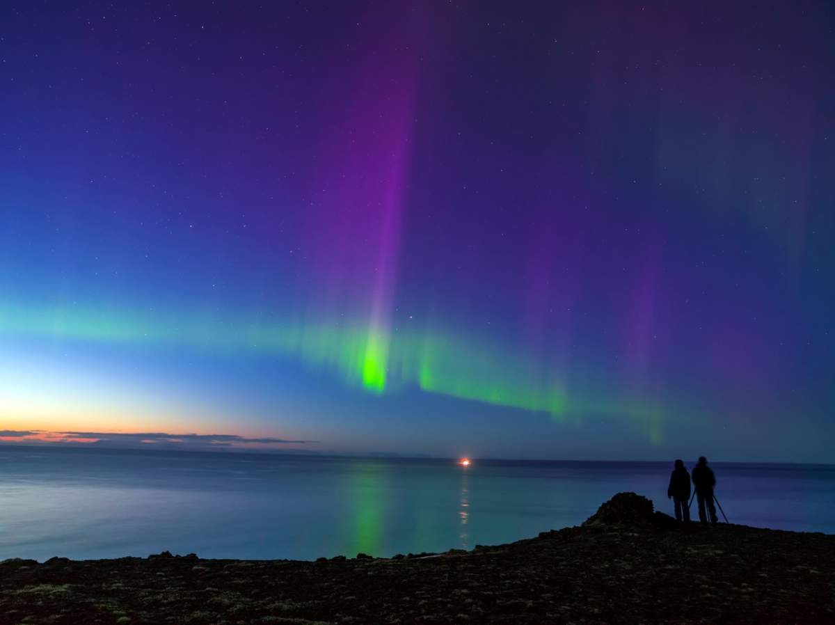 Pilotul unui avion s-a întors din drum pentru a admira aurora boreală vizibilă pe cerul din Marea Britanie. Pasagerii au fost încântați de fenomenul meteo