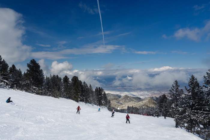 Vești proaste pentru românii care aleg să meargă la schi în Bulgaria. Avertismentul făcut de Ministerul de Externe