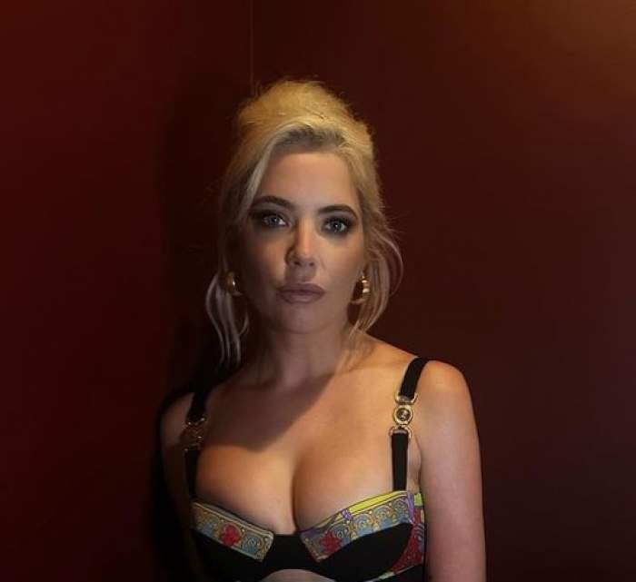 Ashley Benson ipostază sexy