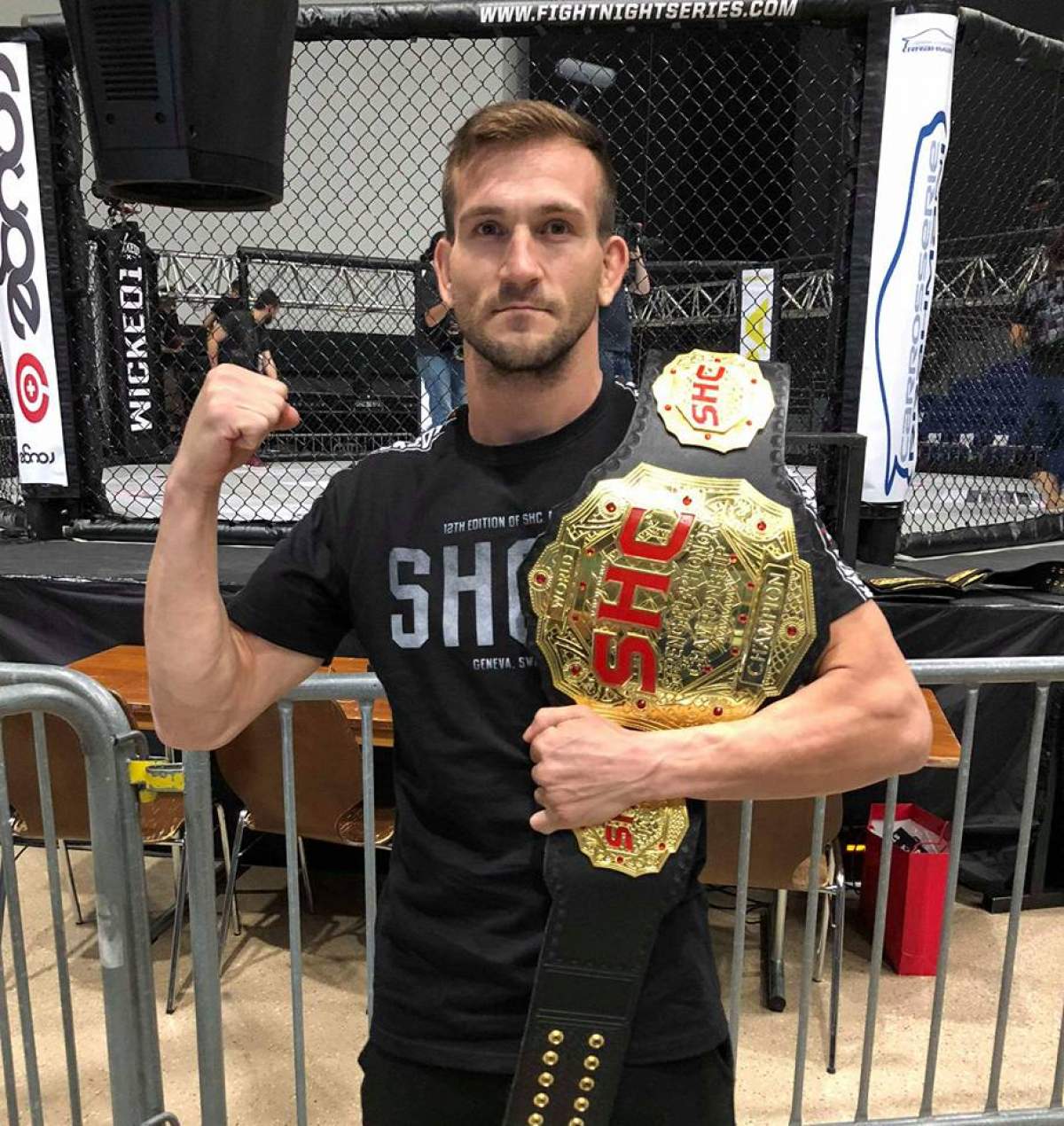 Reacția oficială a Poliției Române, după ce luptătorul MMA implicat în jafurile din Capitală a fost arestat: ”Au fost ridicate mai multe bunuri ...” / VIDEO