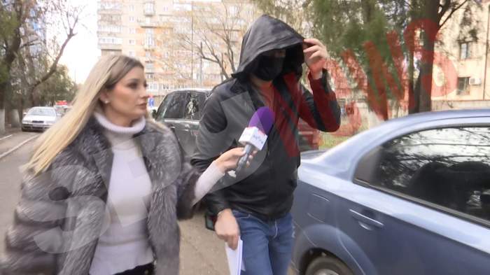 Imaginile momentului cu Alex Pițurcă în mașina iubitei celebre. Fiul fostului selecționer a fost surprins în autoturismul partenerei, după ce a fost implicat în dosarul măștilor / VIDEO