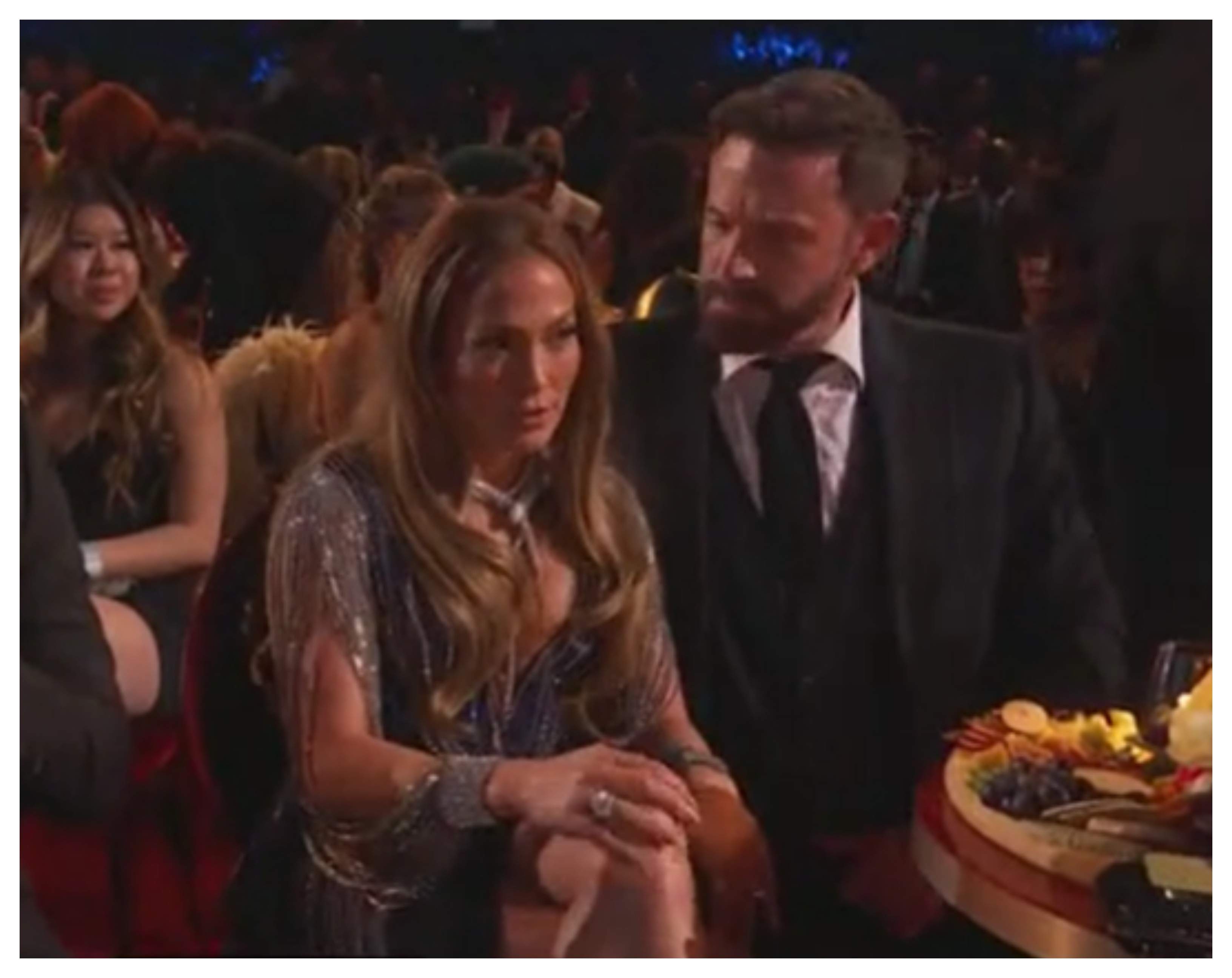 Ce și-au spus Jennifer Lopez și Ben Affleck la premiile Grammy. De ce actorul părea nefericit