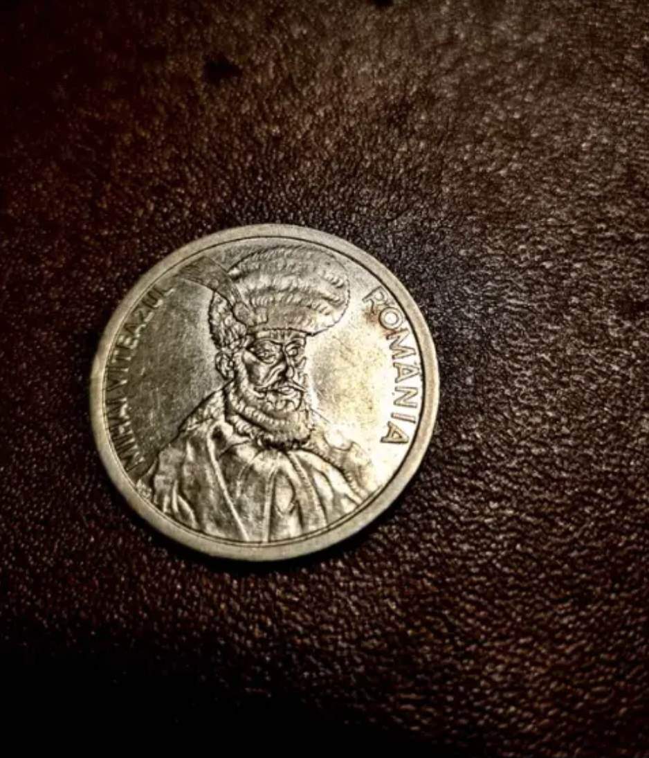 Moneda de 100 lei se vinde cu o sumă impresionantă pe OLX. Cât costă acum