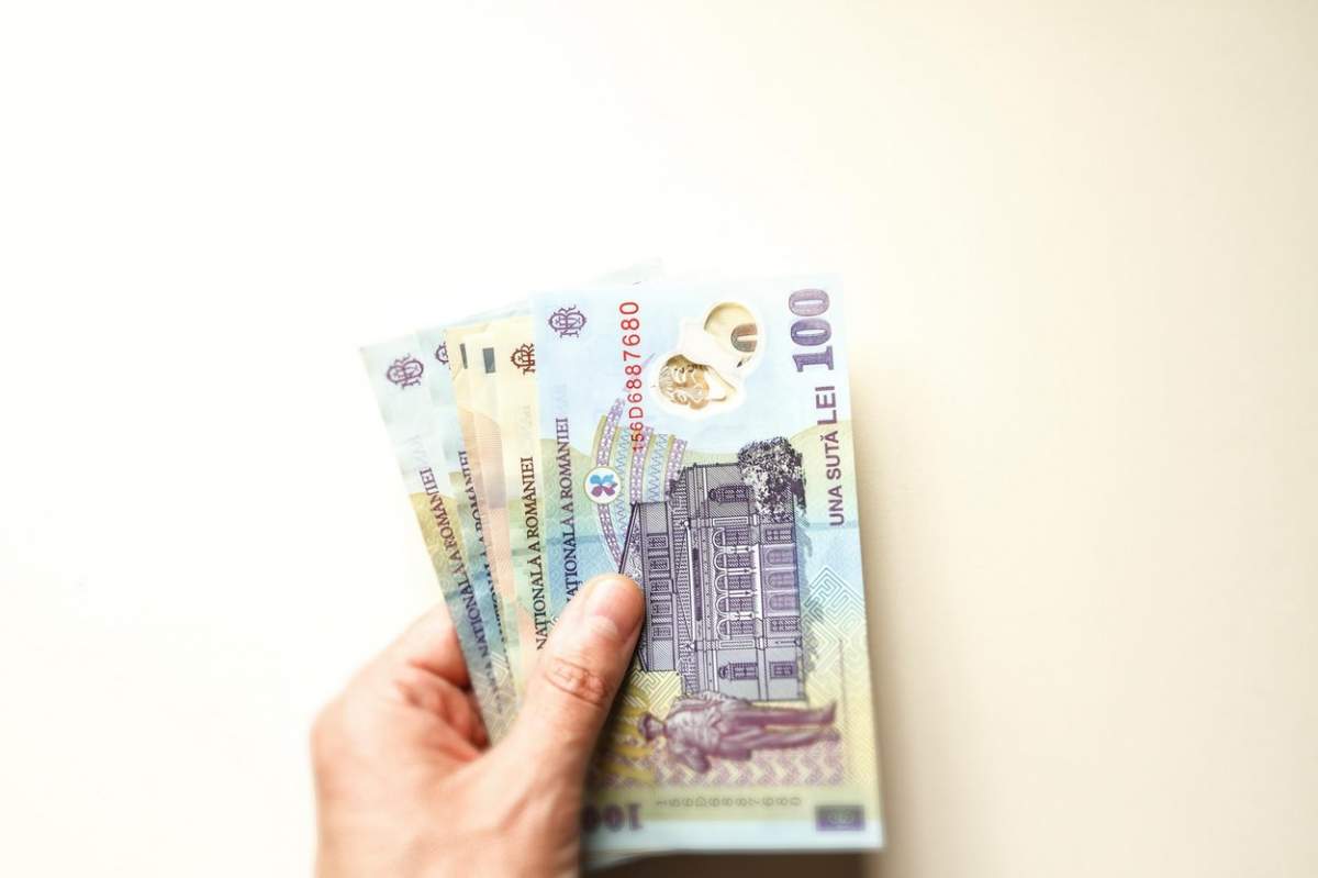 Vești bune pentru un milion de români. Începând cu 1 martie 2023, vor primi mai mulți bani. Marius Budăi: "Se vor actualiza..."