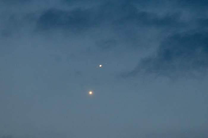 Fenomen astronomic rar în această noapte. „Sărutul” dintre Jupiter și Venus poate fi văzut pe cer