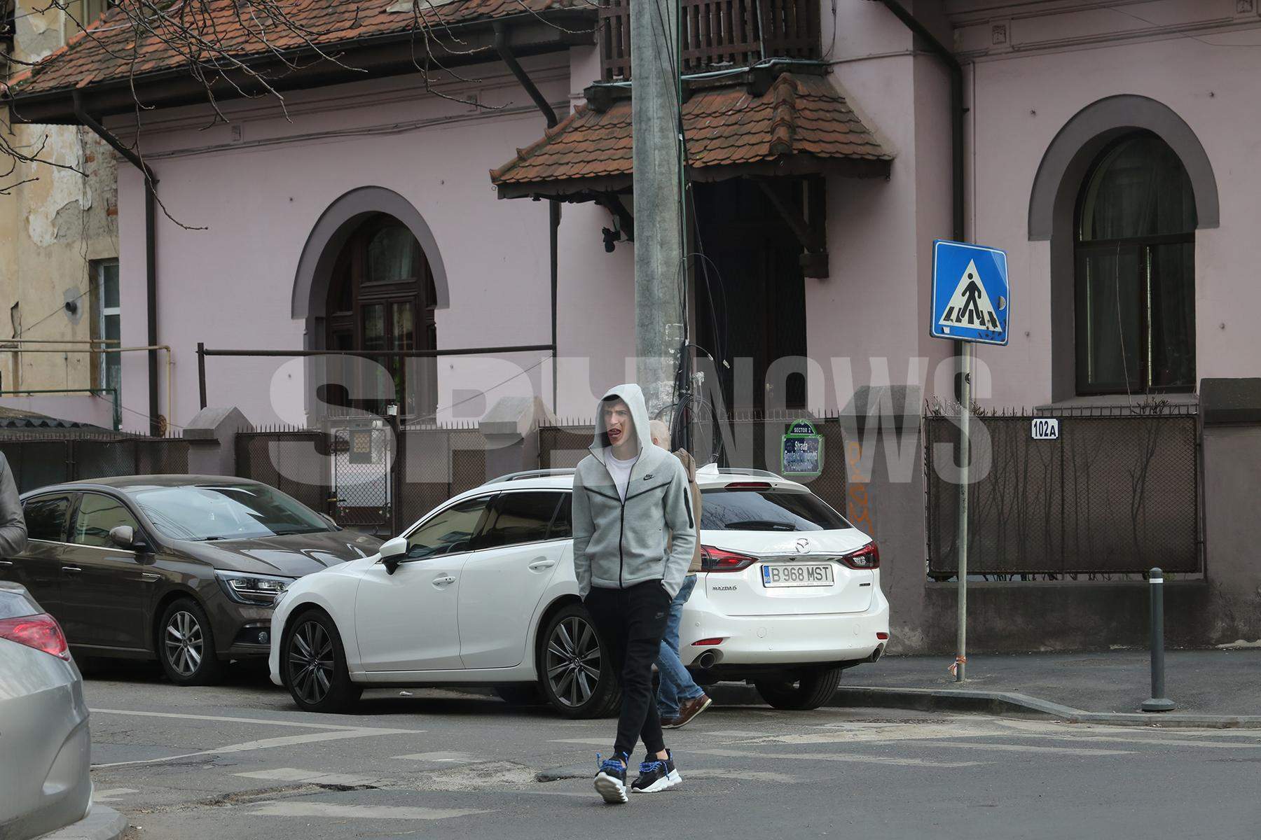 Octavian Popescu este un fotbalist responsabil. Imagini de senzație cu „Perla” lui Gigi Becali / PAPARAZZI