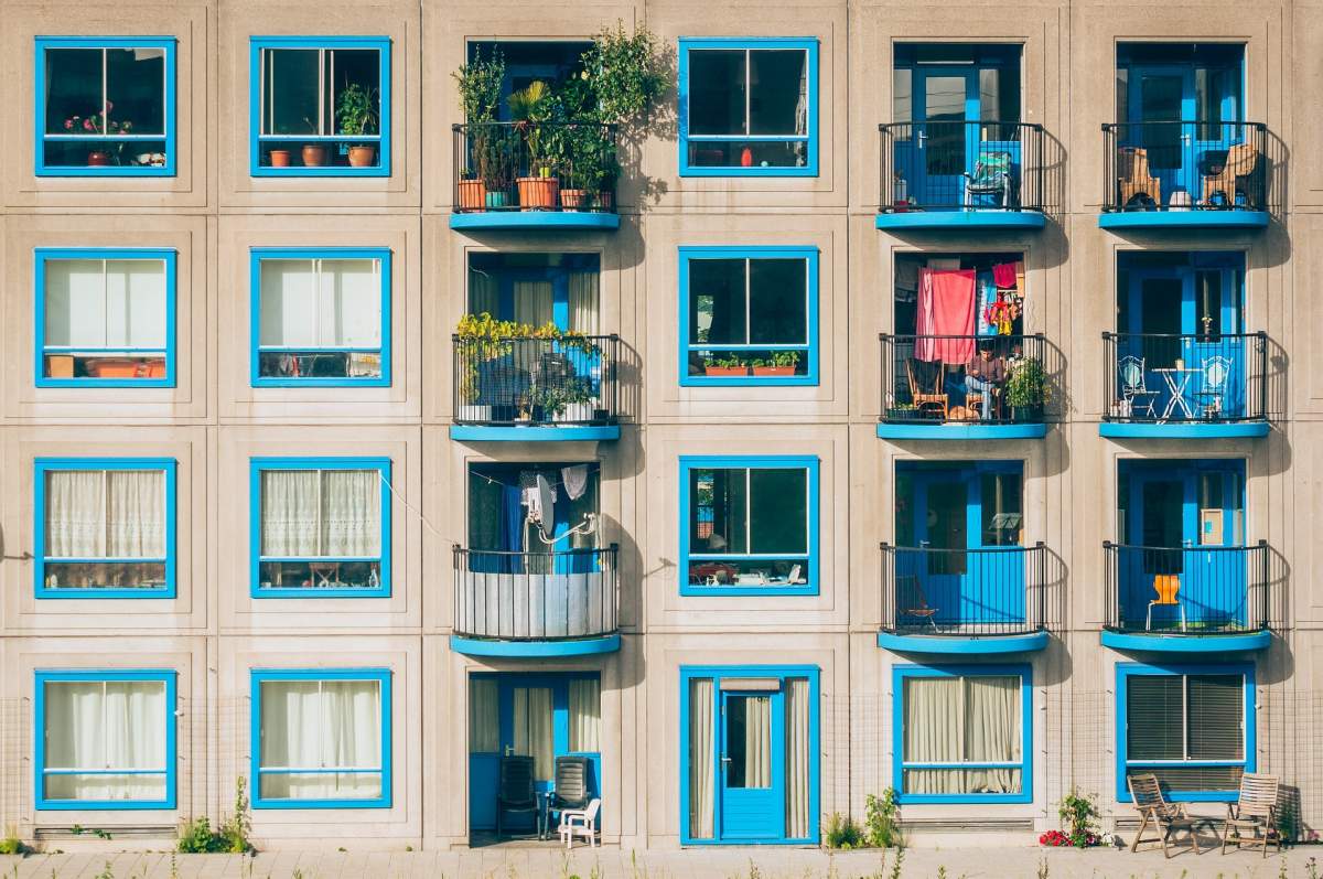 Ce riscă românii care modifică apartamentele fără autorizație. Specialiștii trag un semnal de alarmă