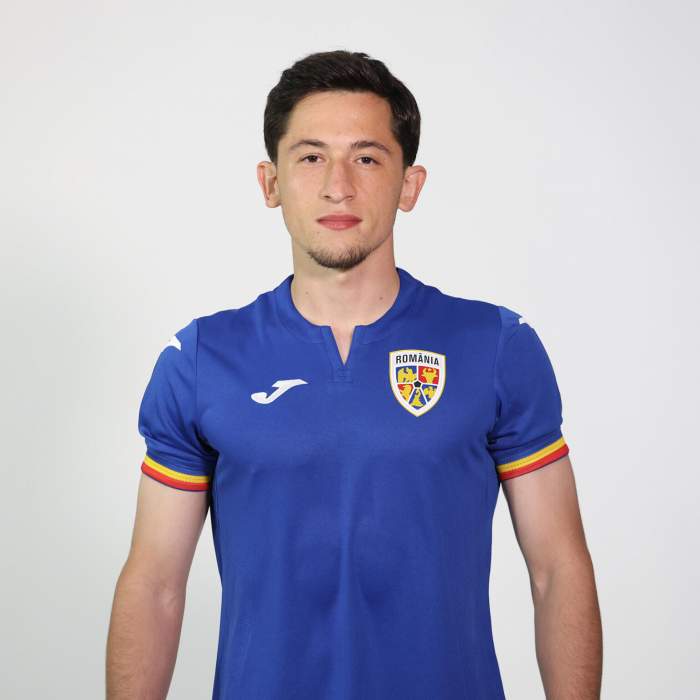 Cum arată noul echipament al naționalei de fotbal a României. Jucătorii vor îmbrăca haine noi în preliminariile EURO 2024 / FOTO