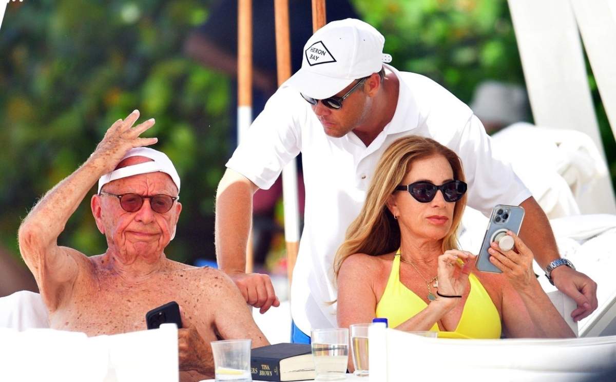 Rupert Murdoch, miliardarul în vârstă de 92 de ani, iubește din nou! S-a logodit pentru a cincea oară, după divorțul de anul trecut