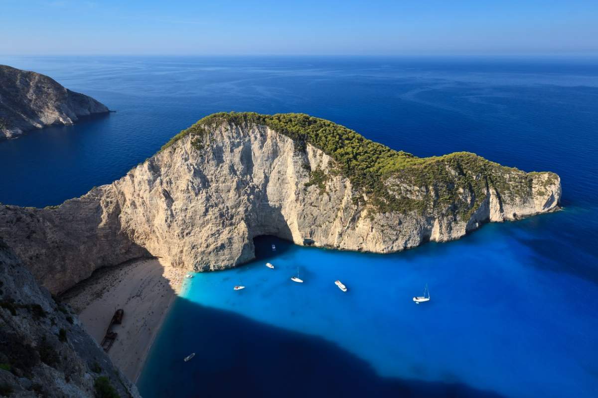 Plajă pentru turiști în Grecia