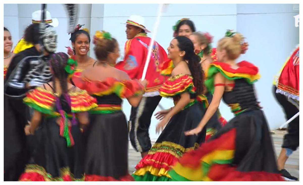 Ce echipă a câștigat proba de carnaval. Concurenții au dansat în fața unui juriu: ”Am uitat de competiție” / VIDEO