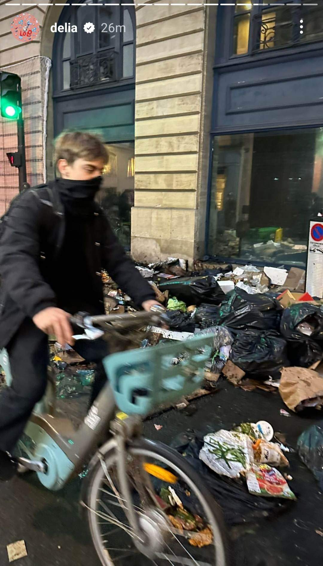 Delia Matache, prinsă de protestele din Paris. Ce imagini a postat artista pe rețelele de socializare / FOTO